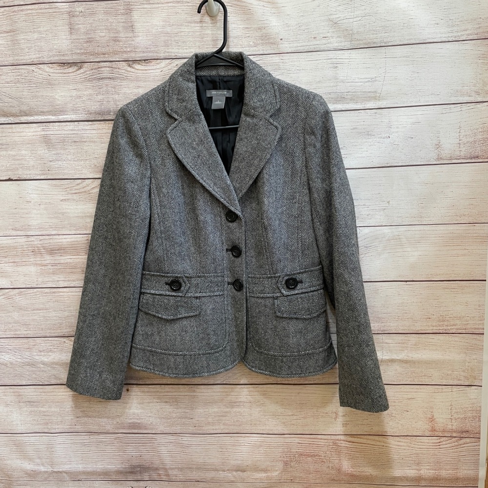 ANN TAYLOR WOOL BLEND HERRINGBONE BLAZER‎